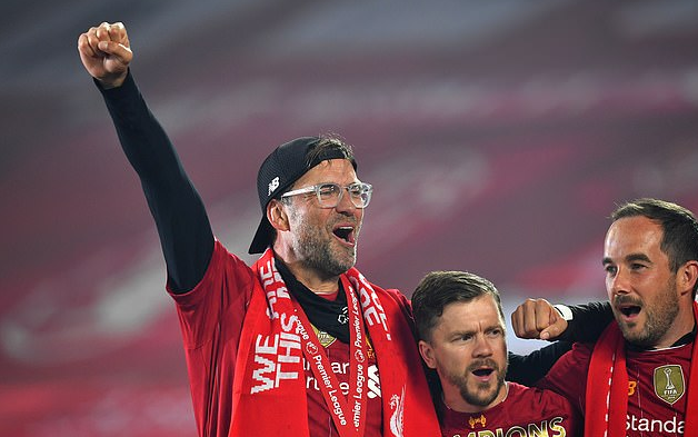 格林：NBA只有两个人我不敢说垃圾话，一个惹不起，一个喷不过