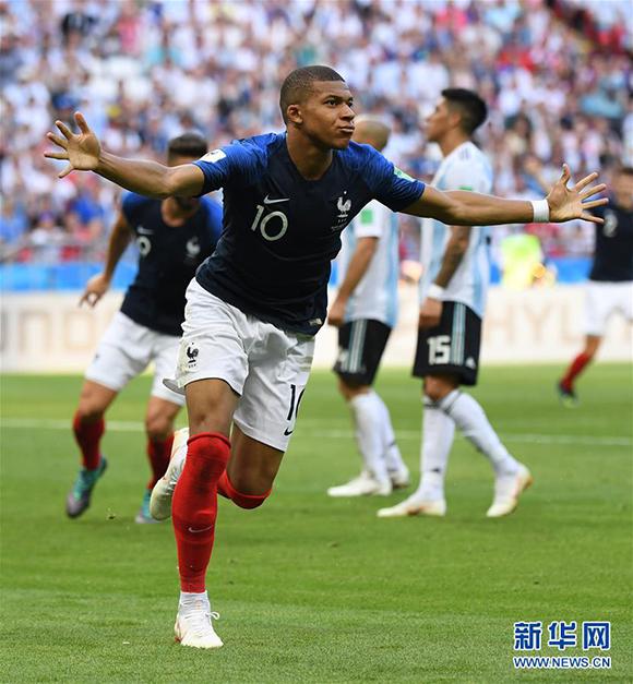 这就是米哈游影响力？日本顶级歌姬个人演唱会，惊现原神二创曲