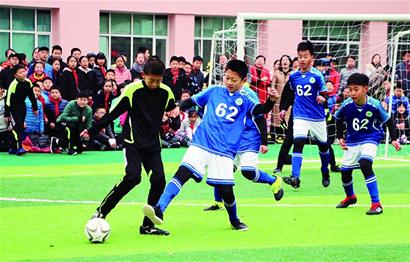 斯洛特谈埃基蒂克缺阵：他腿筋轻微受伤，希望踢阿森纳能复出