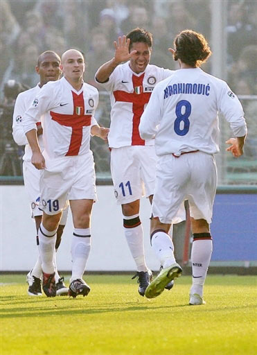 [中超]门前混战 周定洋补射扳平比分